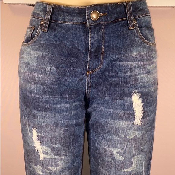 Kut from the Kloth Denim - KUT From the Cloth denim capris Size 8/30 💖
